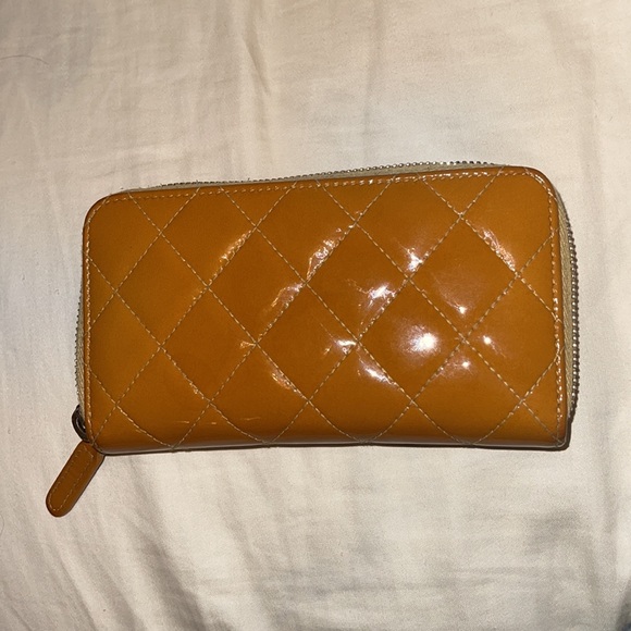 Authentic Chanel patent quilted small zip around Camel (mustard) wallet - Picture 2 of 7